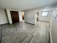 Building Photo - 116 S Garfield Ave