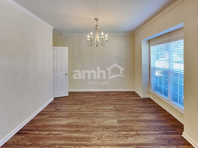 Building Photo - 420 Laurel Hills Dr