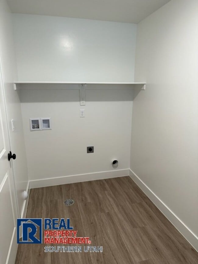 Building Photo - Townhome in South Desert