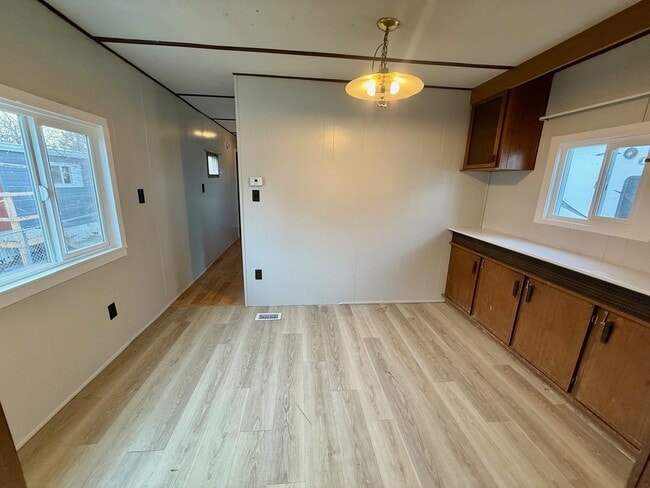 Building Photo - 2 bedroom with New Paint