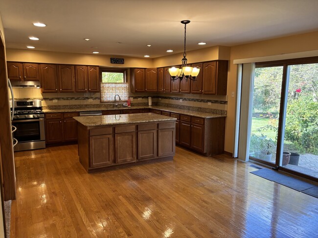 Building Photo - 2120 Belvidere Line Dr