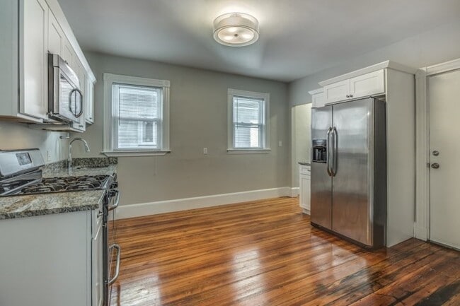 Building Photo - 15 Clementine Park