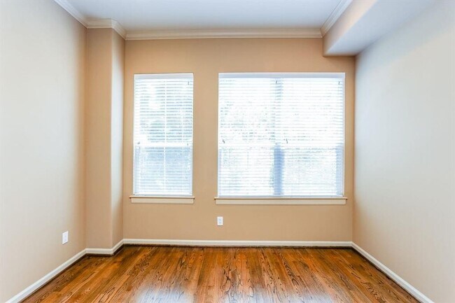 Building Photo - Stylish 3-Bedroom Home in Prime Houston Location!