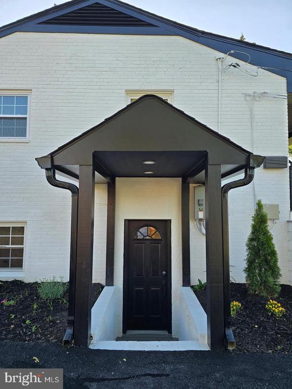 Building Photo - 6065 Munson Hill Rd