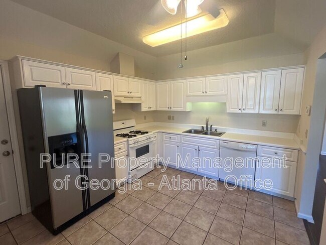 Building Photo - 127 Redford Dr