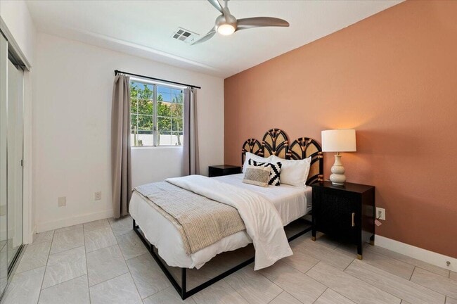 Building Photo - 53245 Avenida Martinez