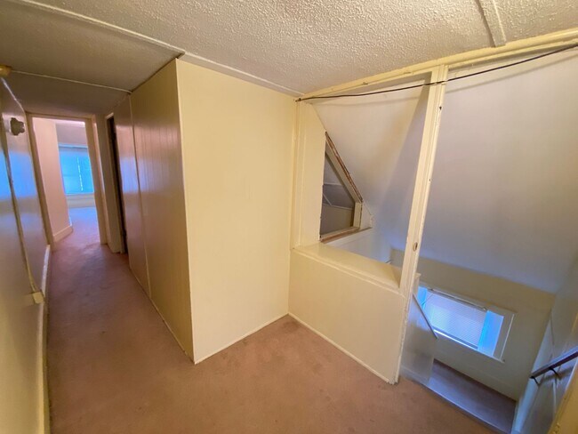 Building Photo - 77 Frambes Ave