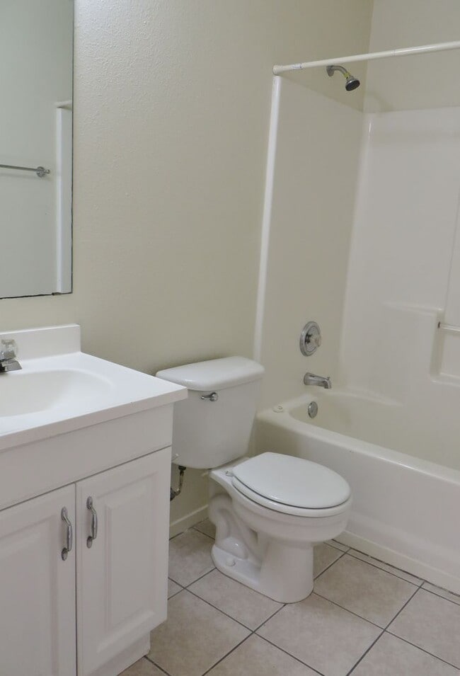 Building Photo - 2 Bedroom 2 Bathroom Unit In Georgetown