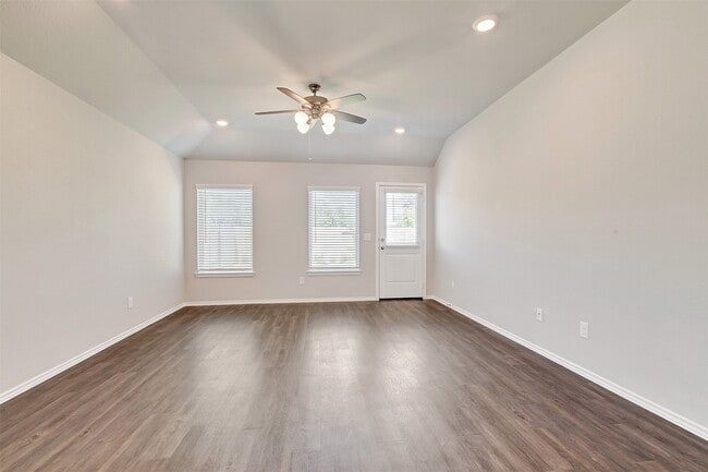 Building Photo - 261 Gallant Front Trl