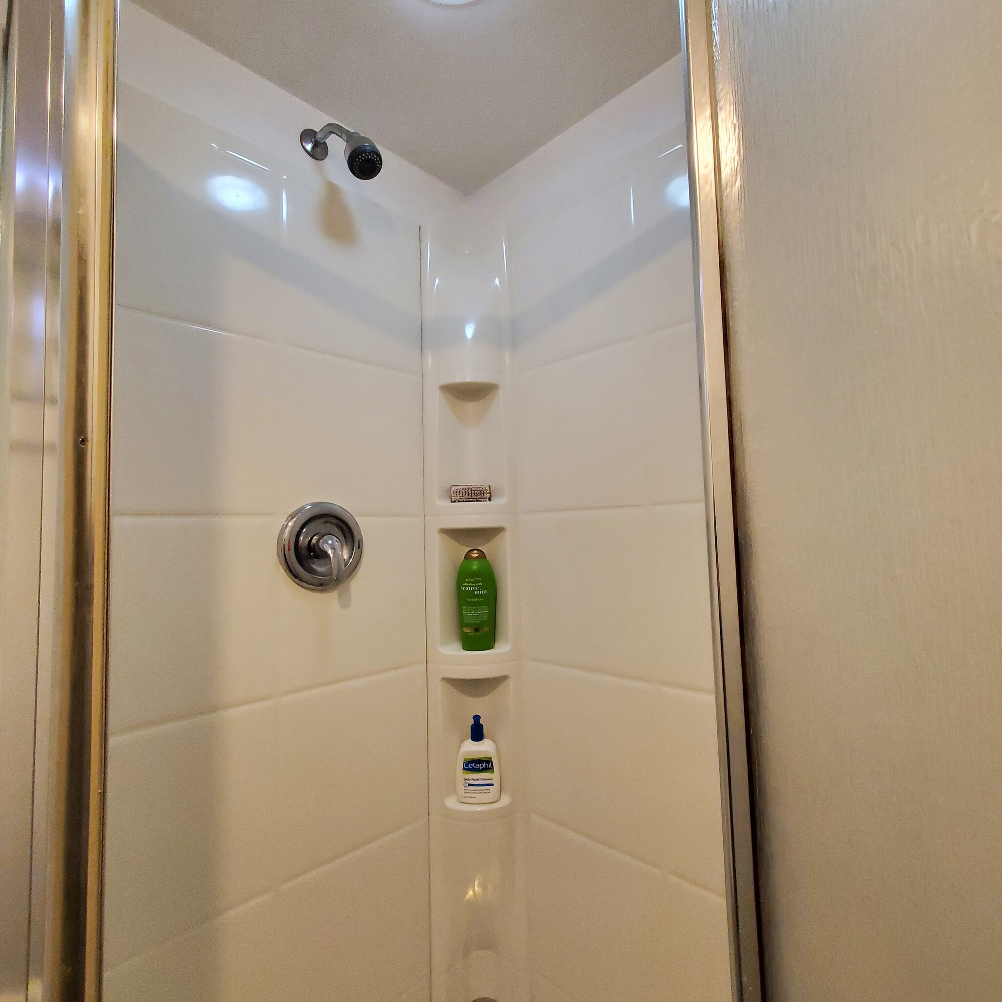 Building Photo - 3047 Feltz Ave