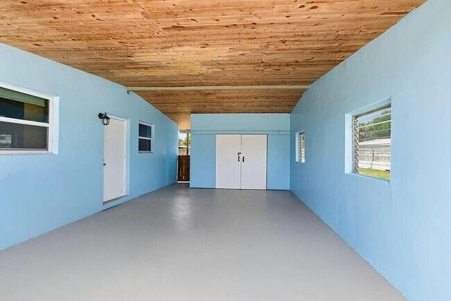 Building Photo - 102 SE El Sito Ct