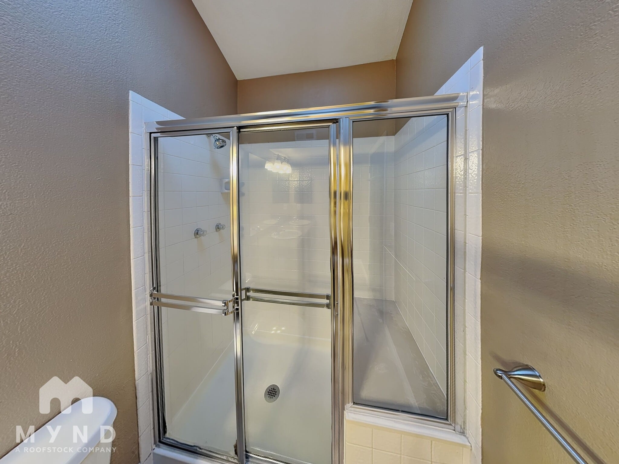 Building Photo - 3030 W Prentice Ave