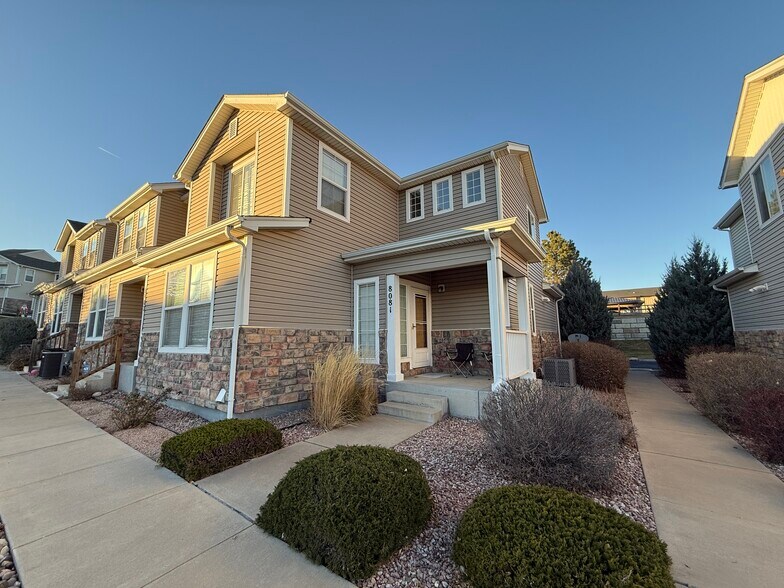 Building Photo - 8081 Elk River Vw