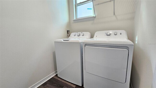 Building Photo - 16013 Rdg Hvn Aly