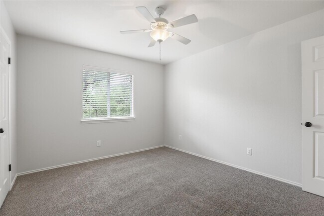 Building Photo - 2604 Stenson Dr