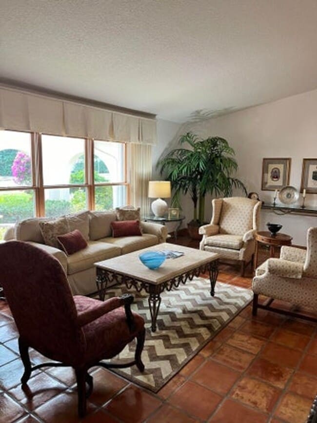 Building Photo - 103 Olympus Cir