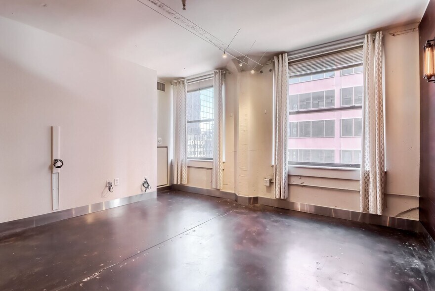 Building Photo - 444 17th St