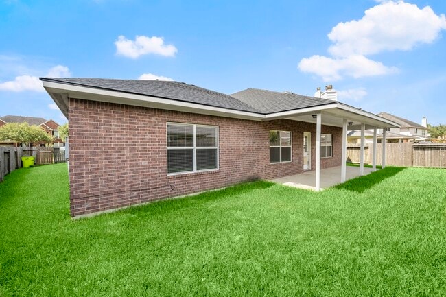 Building Photo - 7803 Blue Lake Dr