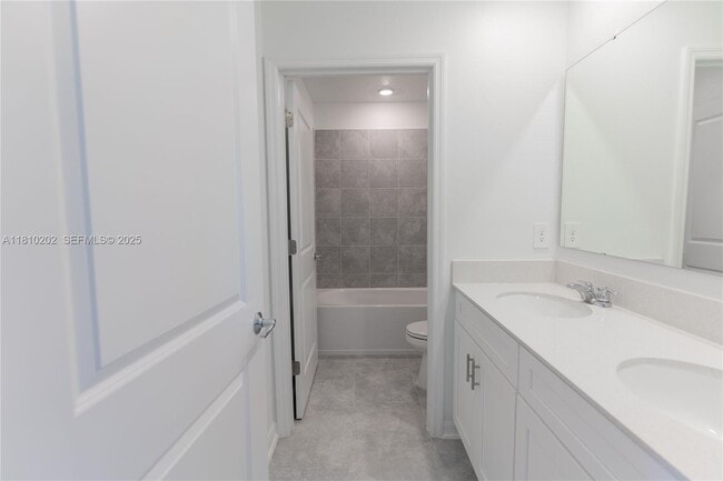 Building Photo - 934 Cattleman St