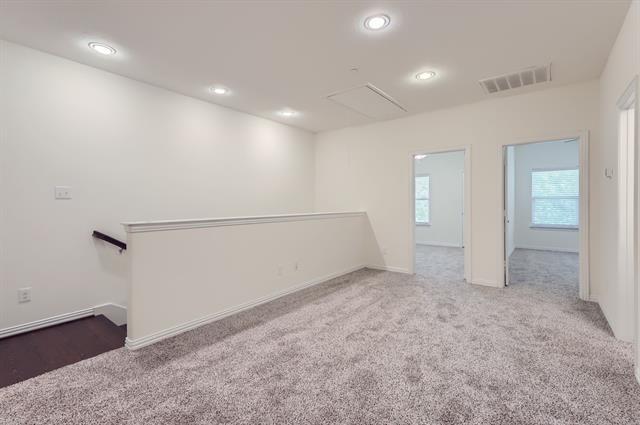 Building Photo - 1320 Lakecrest Ln