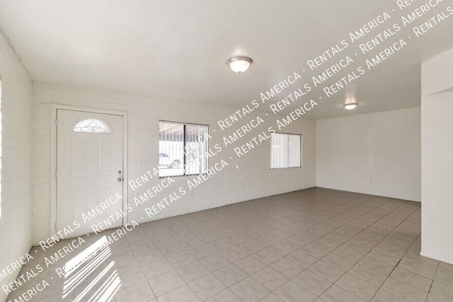 Building Photo - 7051 S 6th Ave