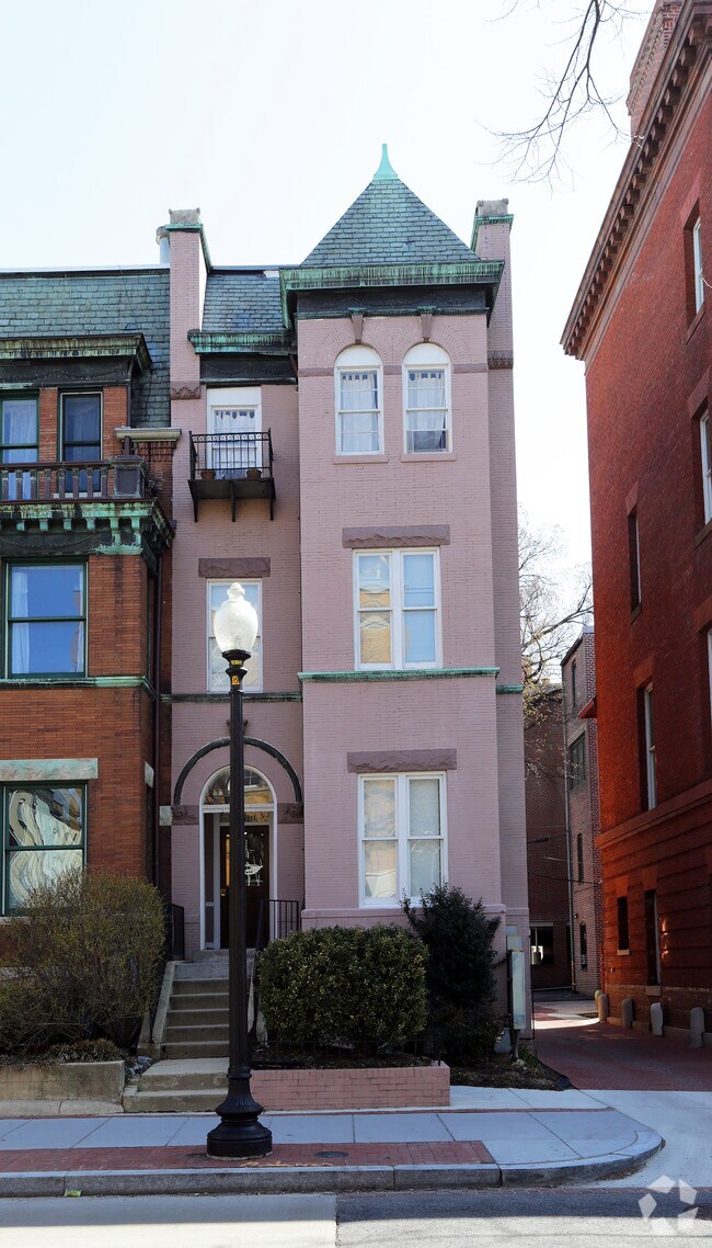 Building Photo - 1711 18th St NW