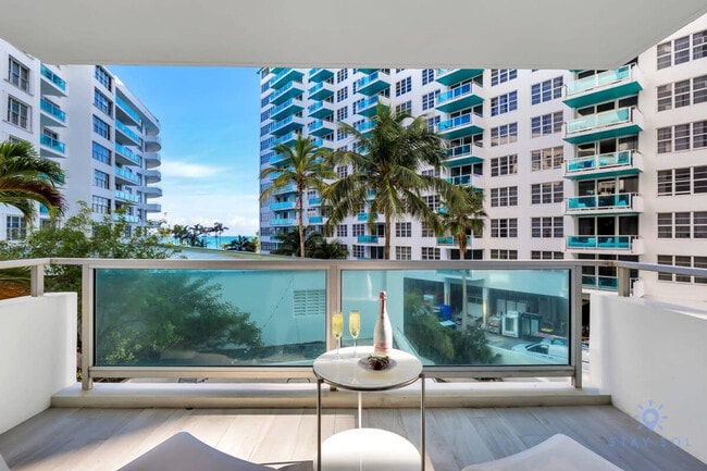 Building Photo - 5151 Collins Ave