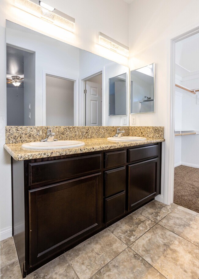 Building Photo - 6212 Ajooni Ct