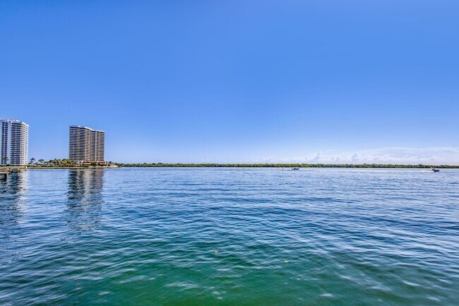 Building Photo - 68 Yacht Club Dr