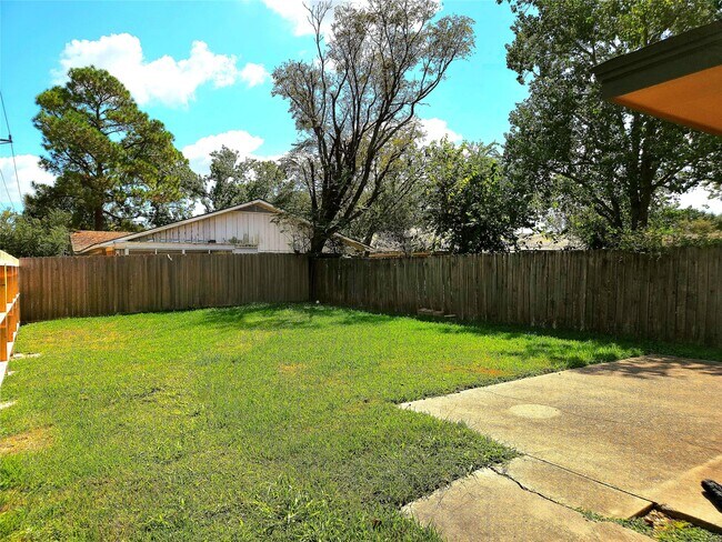 Building Photo - 1546 Ramada Dr