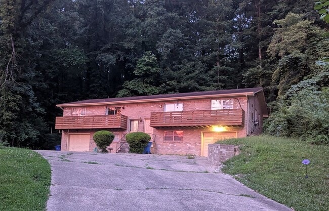 Primary Photo - 308 Euclid Ave