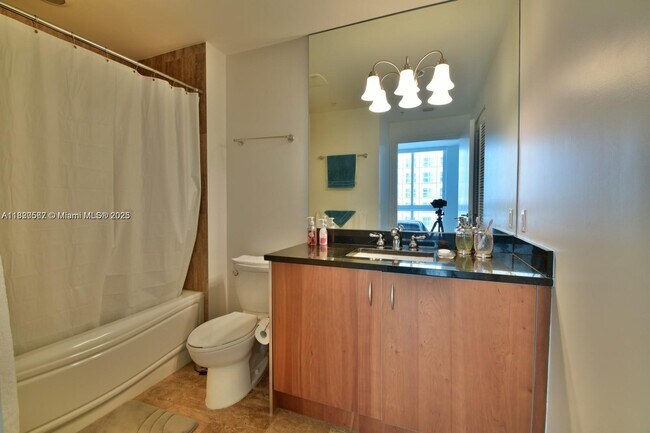 Building Photo - 300 S Biscayne Blvd