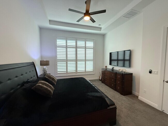 Building Photo - 187 SE Via Sangro