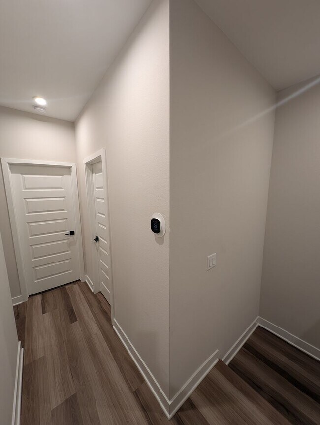 Building Photo - 1202 W Cara Dr