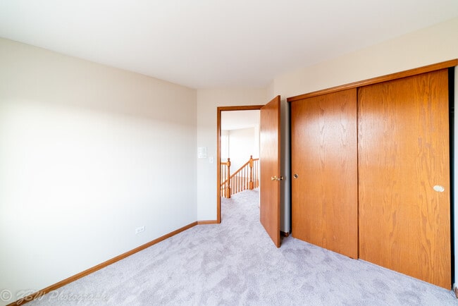 Building Photo - 850 County Line Rd