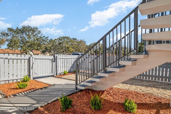 Building Photo - 115 Seminole Ave W