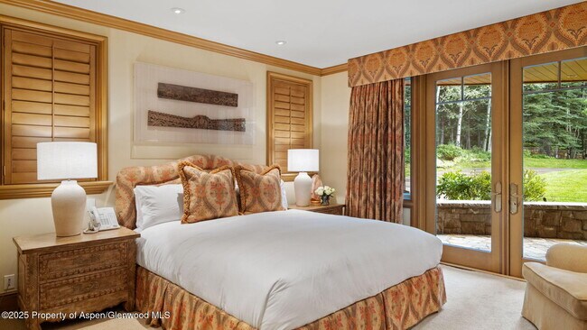 Building Photo - 715 Willoughby Way