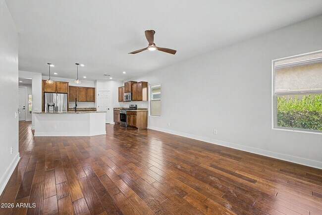 Building Photo - 3113 E Chisum Ln