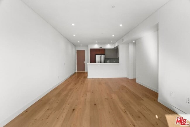 Building Photo - 938 Orange Grove Ave