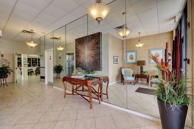 Building Photo - 5061 N Hwy A1A