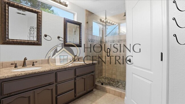 Building Photo - Stunning Single Story Fair Oaks Rental with Large Backyard in GREAT LOCATION!