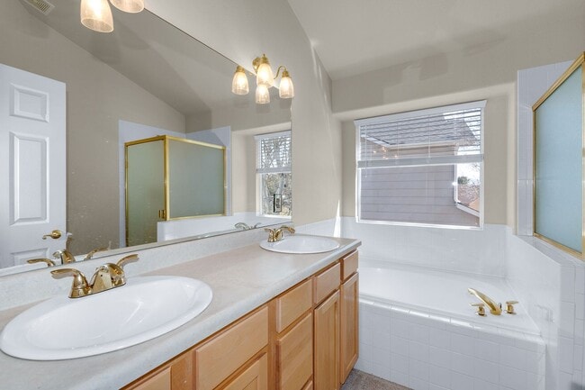 Building Photo - Pinon Valley 2 story 3 bedroom home