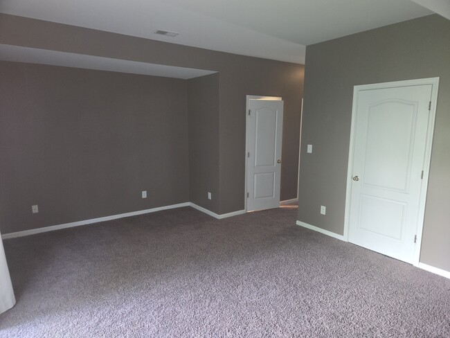 Building Photo - 123 Pumpkin Patch Ln
