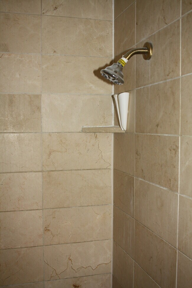 Building Photo - 4316 Marina City Dr