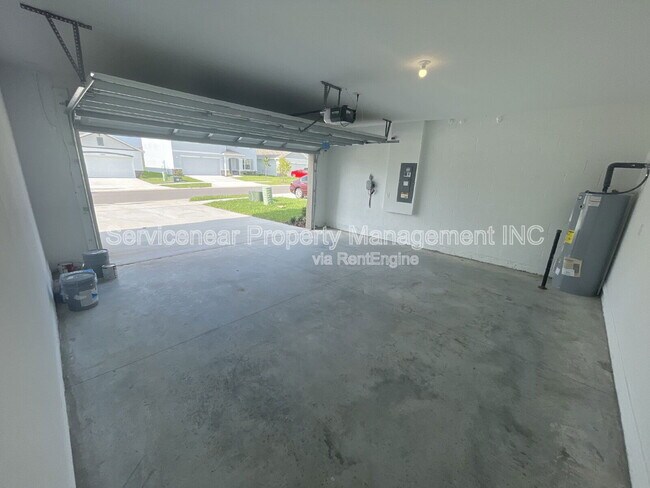 Building Photo - 10451 Quail Grv Wy