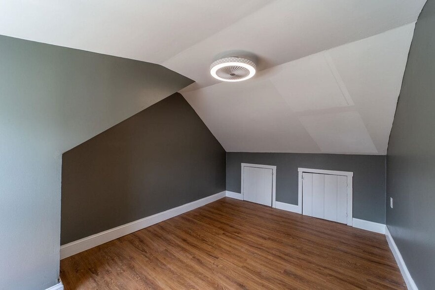 Building Photo - 14 Winter