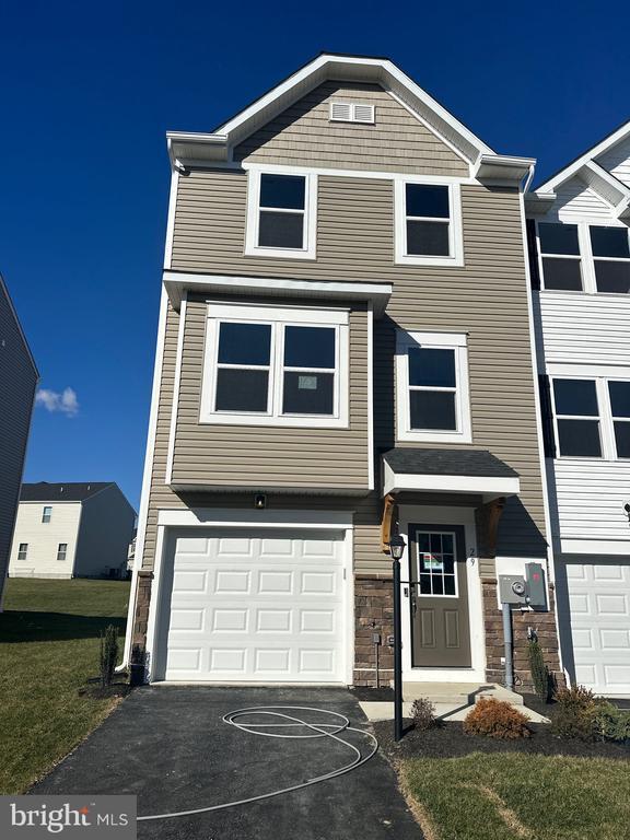 Building Photo - 29 Trotting Rd