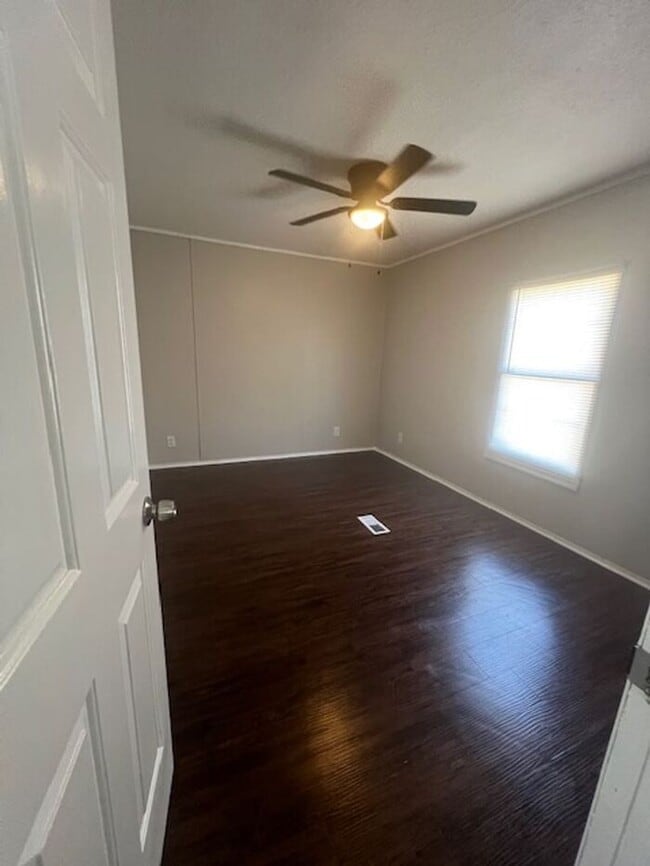 Building Photo - Taylors home ready for move in!