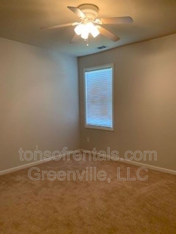 Building Photo - 205 Silver Hawk Dr