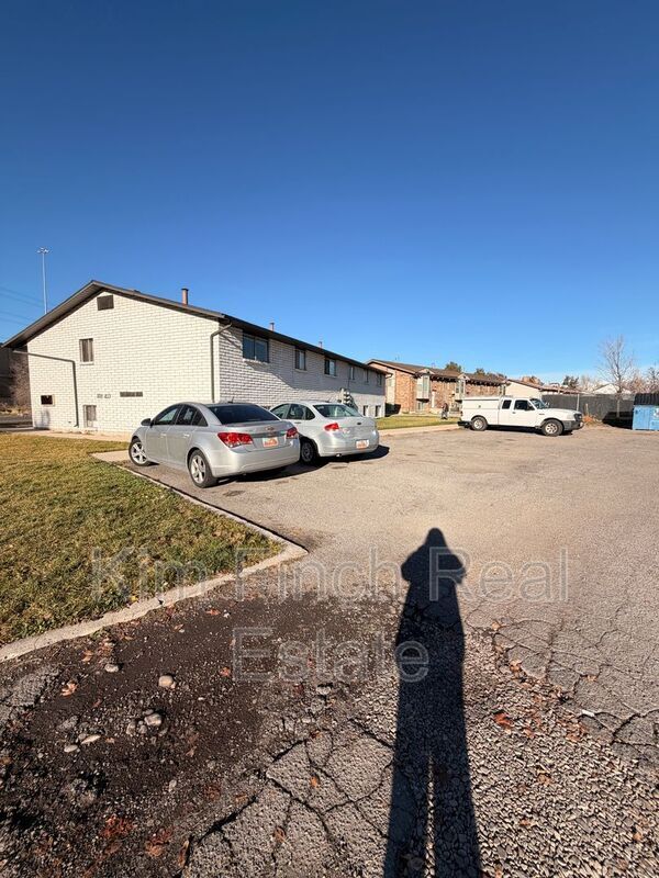 Building Photo - 735 S Stubbs Ave